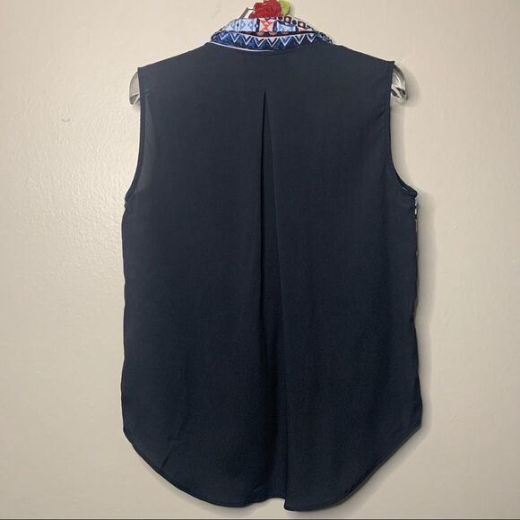 MOSSIMO Hi-Lo sleeveless top with collar - Picture 3 of 7